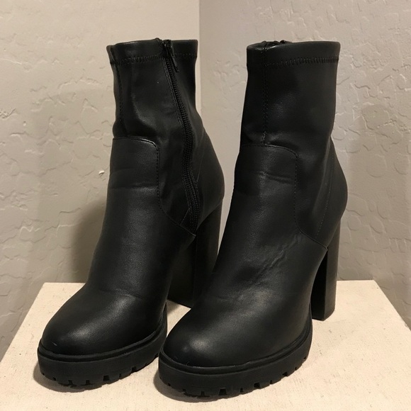 Steve Madden
Ever Platform Heel Booties - Picture 2 of 9